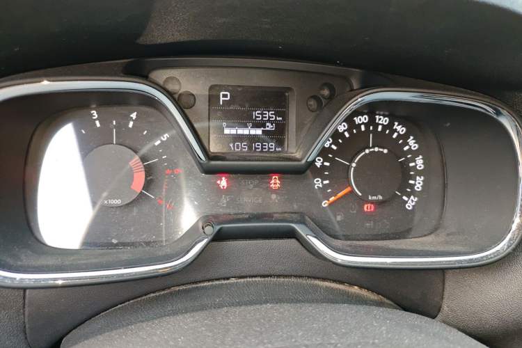 Used Citroen C4 Sega 2016 1.6L Automatic Luxury Model Odometer Close Up
