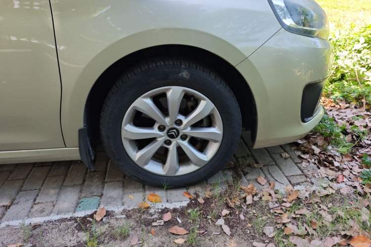 Used Citroen C4 Sega 2016 1.6L Automatic Comfort Model Right Front Wheel Hub