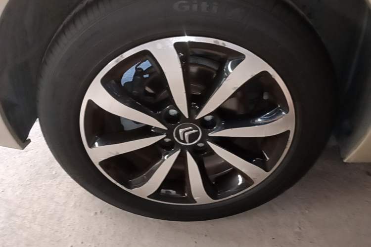 Used Citroen C4 Sega 2016 1.6L Automatic Luxury Model Right Rear Wheel Hub