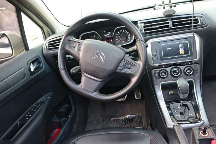 Used Citroen C4 Sega 2016 1.6L Automatic Luxury Model Steering Wheel