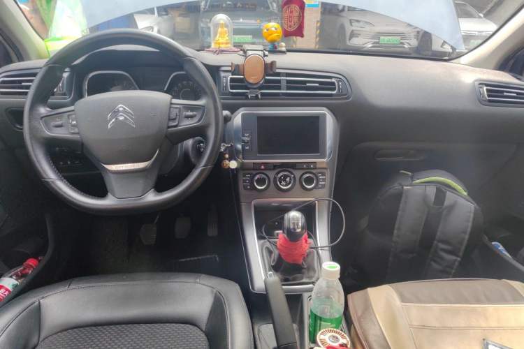 Used Citroen C4 Sega 2016 1.6L Manual Luxury Model Center Console