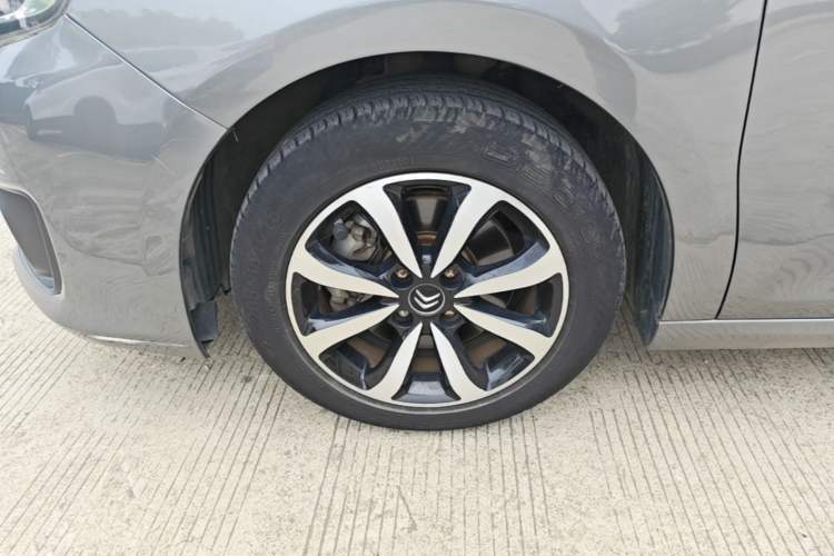 Used Citroen C4 Sega 2016 1.6L Manual Luxury Model Left Front Wheel Hub