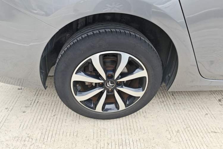 Used Citroen C4 Sega 2016 1.6L Manual Luxury Model Right Rear Wheel Hub
