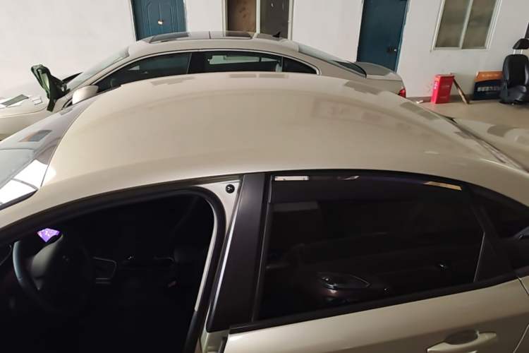 Used Citroen C4 Sega 2016 1.6L Automatic Comfort Model Roof