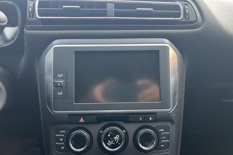 Used Citroen C4 Sega 2016 1.6L Automatic Luxury Model Interior 7