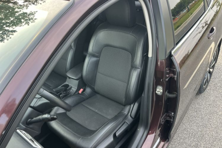 Used Citroen C4 Sega 2016 1.6L Automatic Luxury Model Interior 8