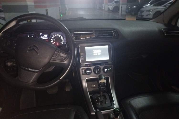 Used Citroen C4 Sega 2016 Joyful Edition 1.6L Automatic Luxury Model Center Console