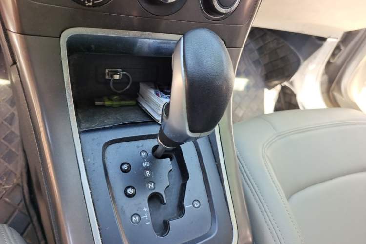 Used Citroen C4 Sega 2016 1.6L Automatic Comfort Model Gear Lever