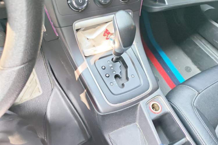 Used Citroen C4 Sega 2016 1.6L Automatic Comfort Model Gear Lever