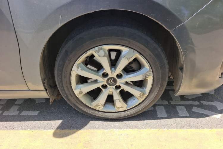 Used Citroen C4 Sega 2016 1.6L Automatic Comfort Model Right Front Wheel Hub