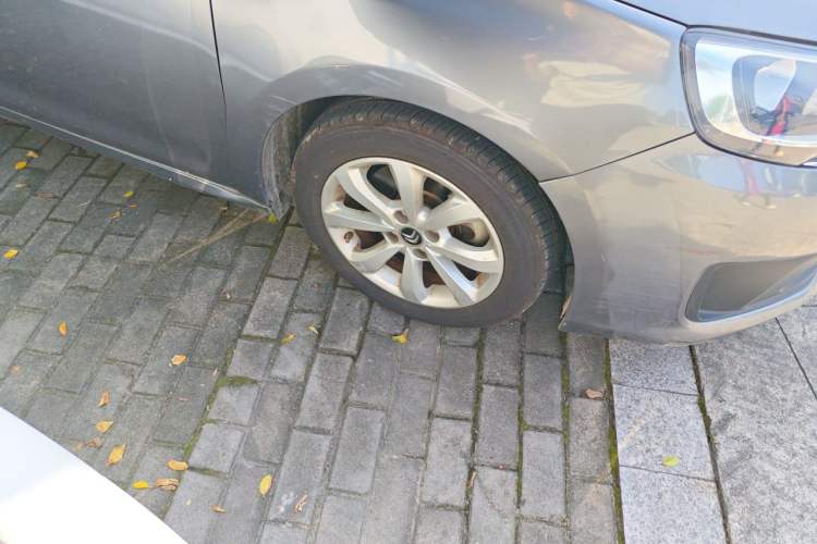 Used Citroen C4 Sega 2016 1.6L Automatic Comfort Model Right Front Wheel Hub