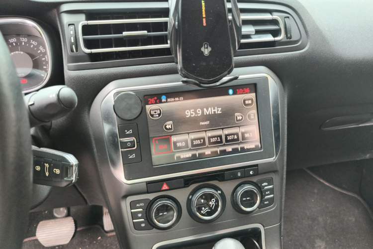 Used Citroen C4 Sega 2016 1.6L Automatic Luxury Model Audio And AC Panel