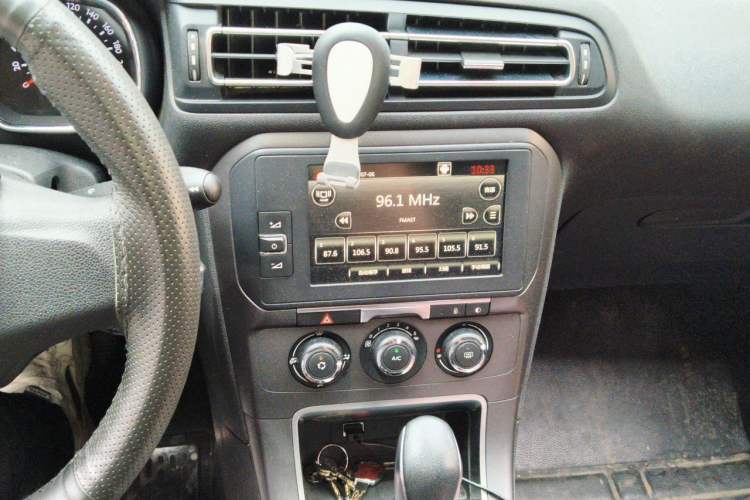 Used Citroen C4 Sega 2016 1.6L Automatic Comfort Model Audio And AC Panel
