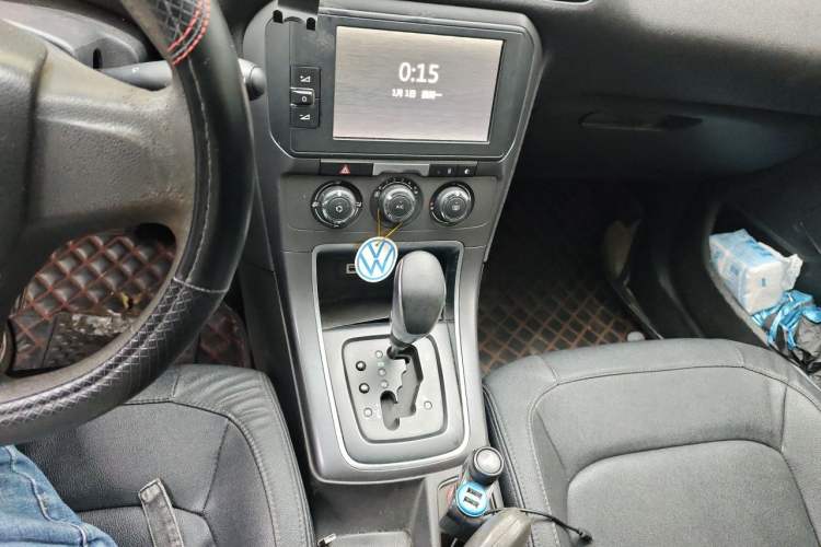 Used Citroen C4 Sega 2016 1.6L Automatic Comfort Model Audio And AC Panel