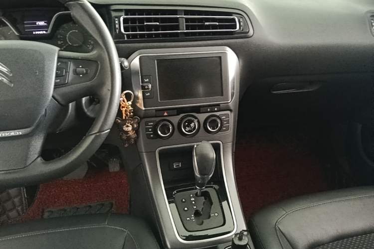 Used Citroen C4 Sega 2016 1.6L Automatic Luxury Model Audio And AC Panel