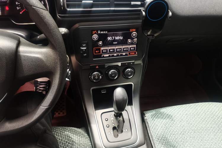 Used Citroen C4 Sega 2016 1.6L Automatic Comfort Model Audio And AC Panel