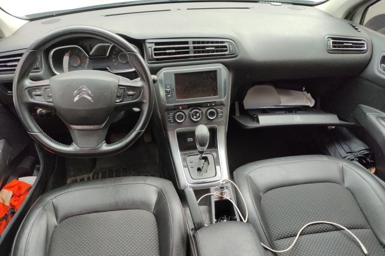 Used Citroen C4 Sega 2016 1.6L Automatic Luxury Model Center Console