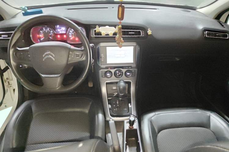 Used Citroen C4 Sega 2016 1.6L Automatic Luxury Model Center Console