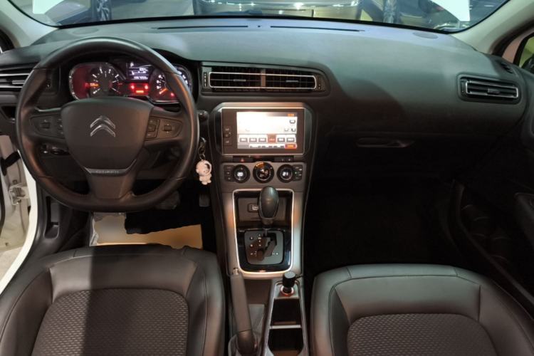 Used Citroen C4 Sega 2016 1.6L Automatic Luxury Model Center Console