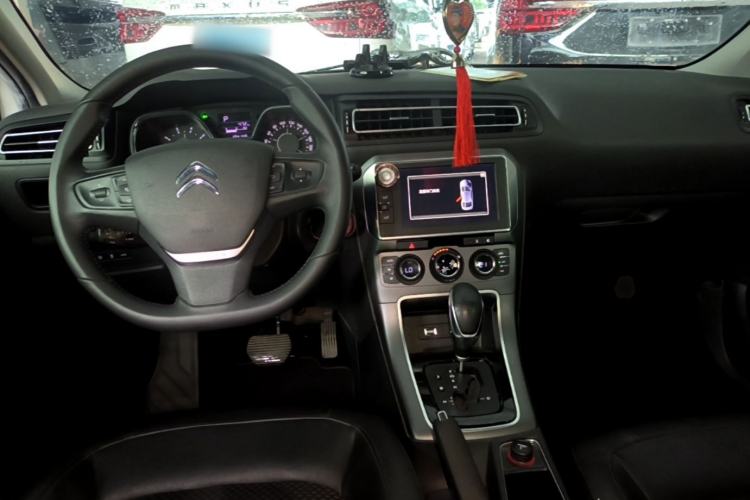 Used Citroen C4 Sega 2016 1.6L Automatic Luxury Model Center Console