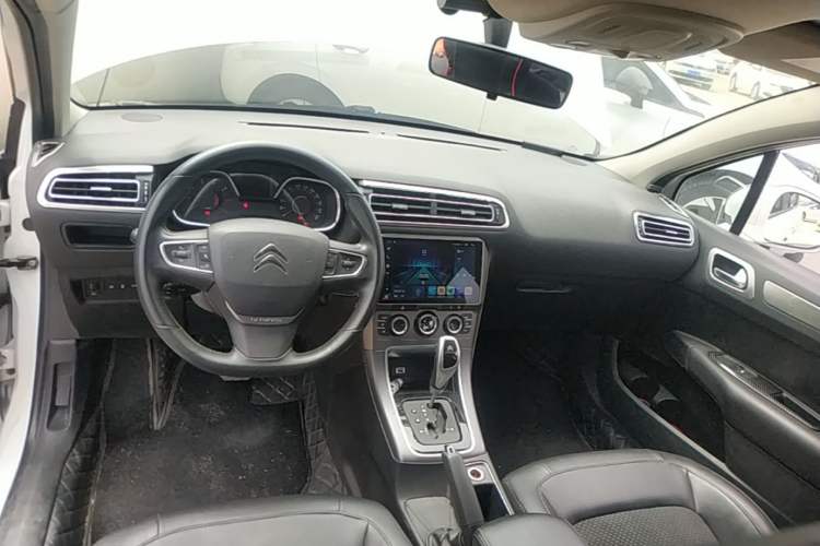 Used Citroen C4 Sega 2016 1.6L Automatic Luxury Model Center Console