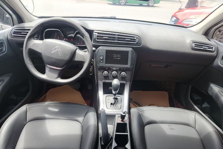 Used Citroen C4 Sega 2016 1.6L Automatic Comfort Model Center Console