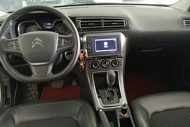 Used Citroen C4 Sega 2016 1.6L Automatic Luxury Model Center Console