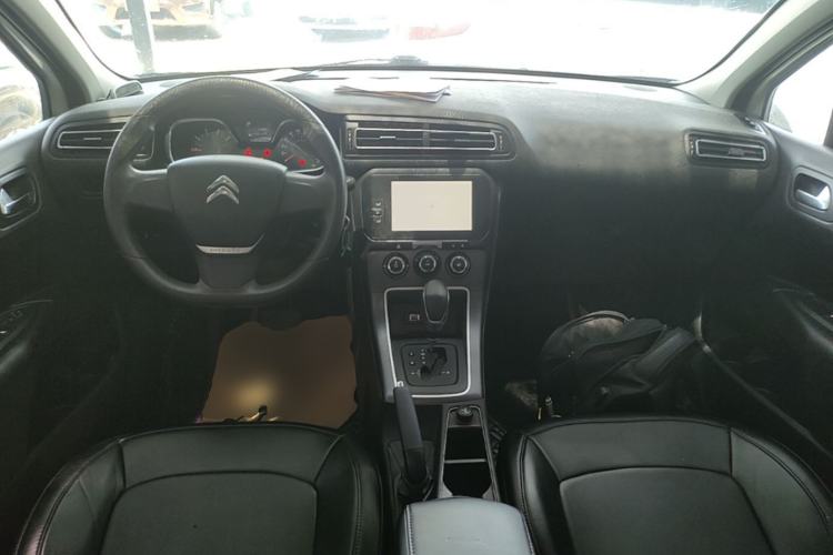 Used Citroen C4 Sega 2016 1.6L Automatic Comfort Model Center Console