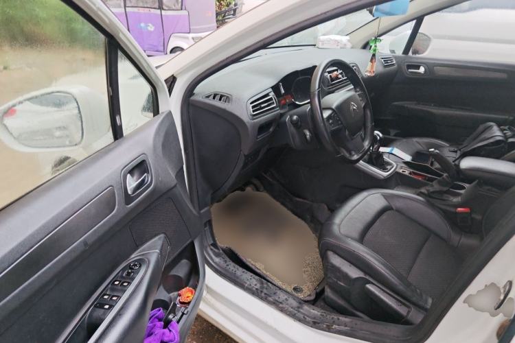 Used Citroen C4 Sega 2016 Joyful Edition 1.6L Manual Luxury Model Driver Seat