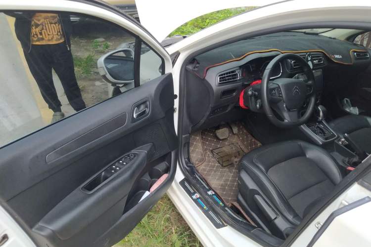 Used Citroen C4 Sega 2016 1.6L Automatic Luxury Model Driver Seat