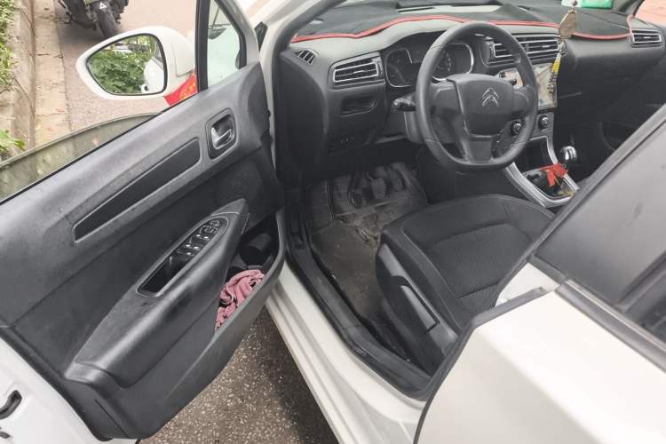 Used Citroen C4 Sega 2016 1.6L Manual Comfort Model Driver Seat