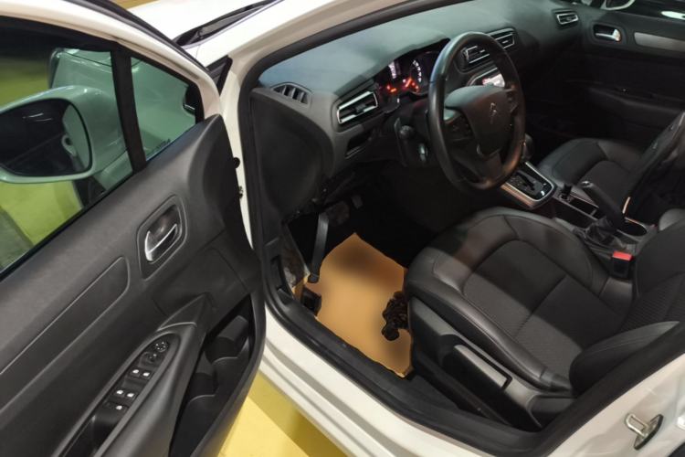 Used Citroen C4 Sega 2016 1.6L Automatic Luxury Model Driver Seat
