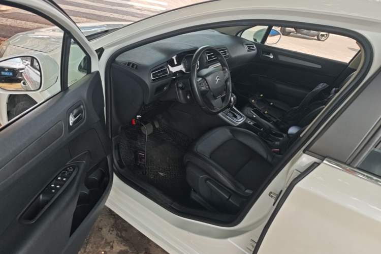 Used Citroen C4 Sega 2016 1.6L Automatic Luxury Model Driver Seat