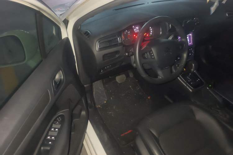 Used Citroen C4 Sega 2016 1.6L Automatic Luxury Model Driver Seat