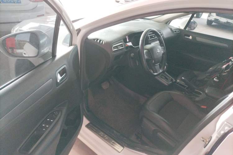 Used Citroen C4 Sega 2016 1.6L Automatic Luxury Model Driver Seat