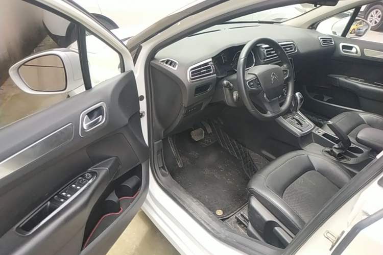 Used Citroen C4 Sega 2016 1.6L Automatic Luxury Model Driver Seat