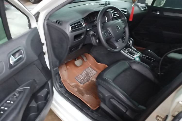 Used Citroen C4 Sega 2016 1.6L Automatic Luxury Model Driver Seat