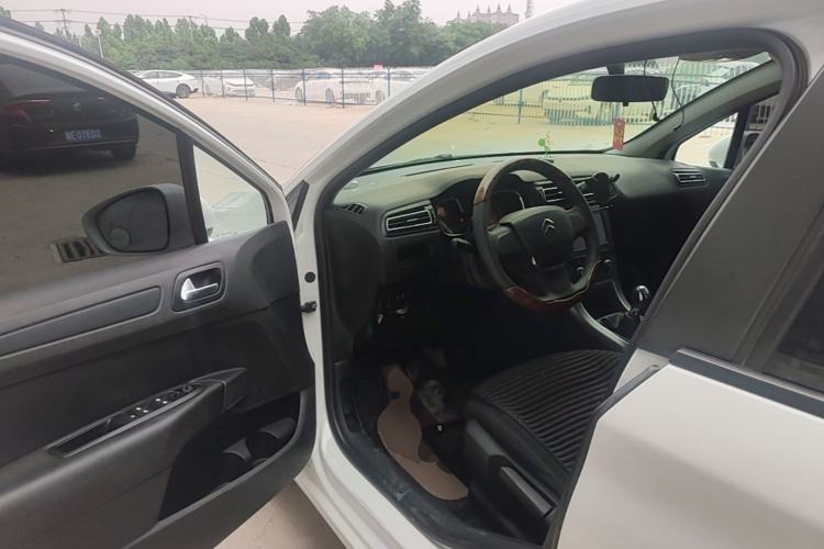 Used Citroen C4 Sega 2016 1.6L Manual Comfort Model Driver Seat