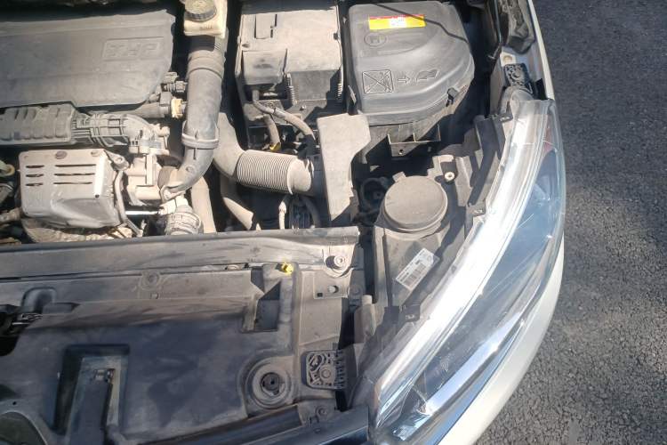 Used Citroen C4 Sega 2016 1.2THP Automatic Luxury Model Engine Bay Left