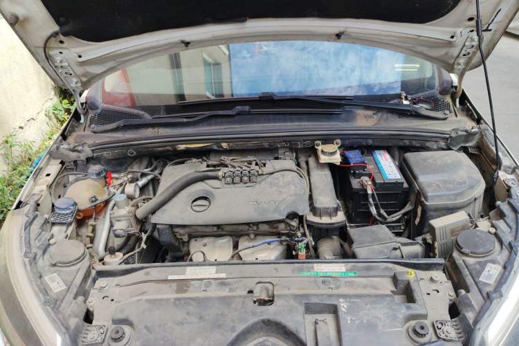 Used Citroen C4 Sega 2016 1.6L Manual Luxury Model Engine Bay