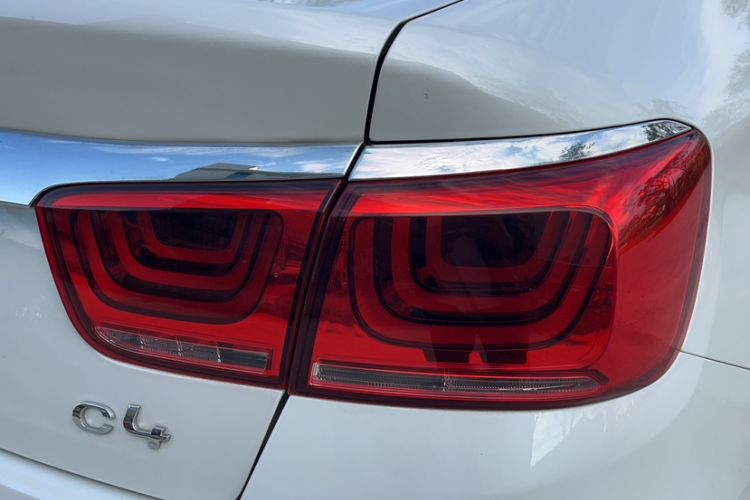 Used Citroen C4 Sega 2016 1.6L Automatic Luxury Model Exterior 8