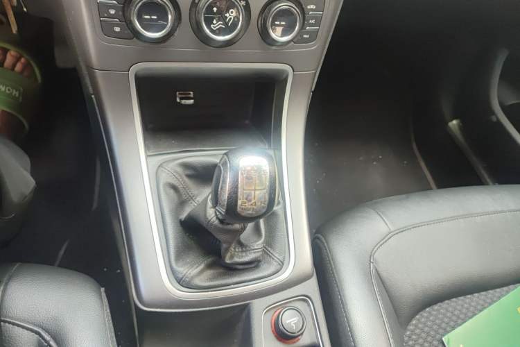 Used Citroen C4 Sega 2016 1.6L Manual Comfort Model Gear Lever