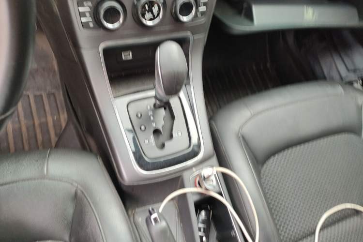 Used Citroen C4 Sega 2016 1.6L Automatic Luxury Model Gear Lever