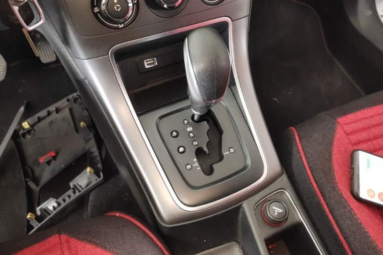 Used Citroen C4 Sega 2016 1.6L Automatic Comfort Model Gear Lever