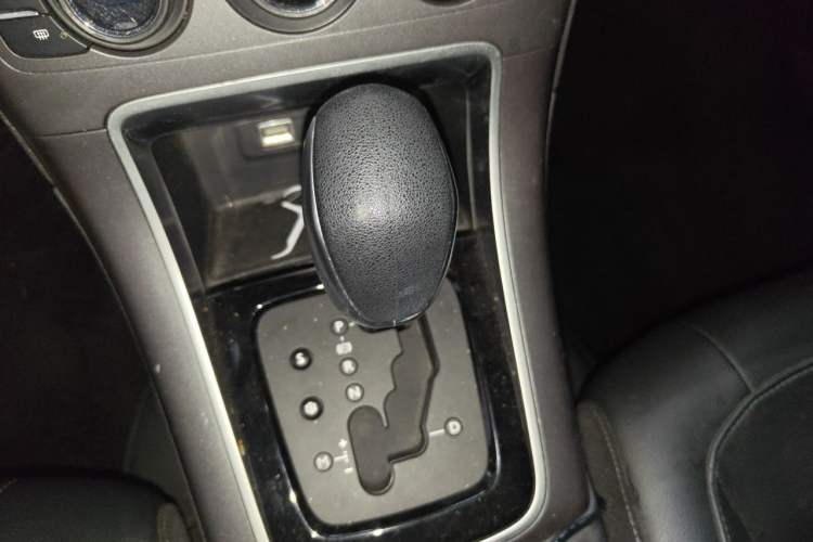 Used Citroen C4 Sega 2016 1.6L Automatic Luxury Model Gear Lever