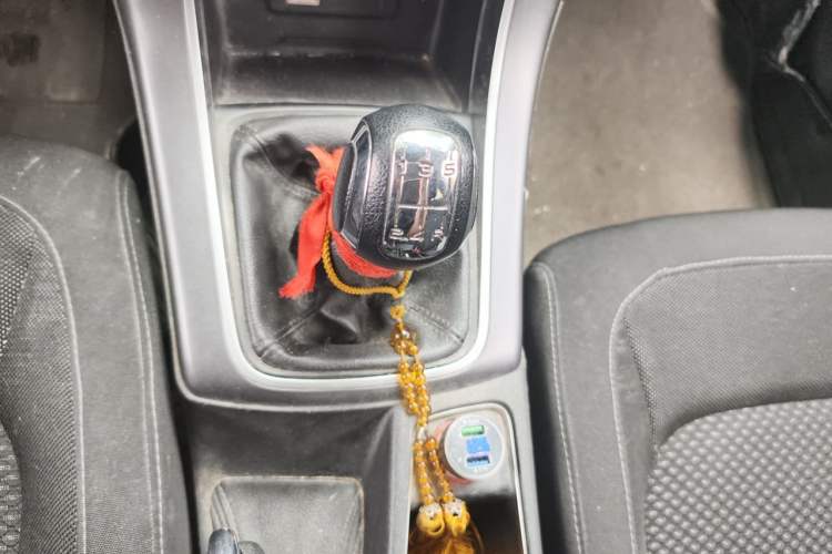 Used Citroen C4 Sega 2016 1.6L Manual Comfort Model Gear Lever