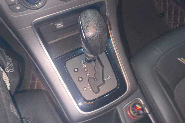 Used Citroen C4 Sega 2016 1.6L Automatic Luxury Model Gear Lever