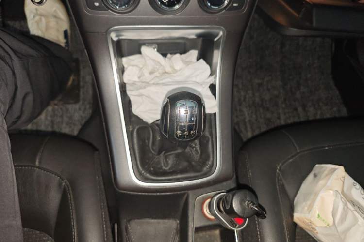 Used Citroen C4 Sega 2016 1.6L Manual Luxury Model Gear Lever