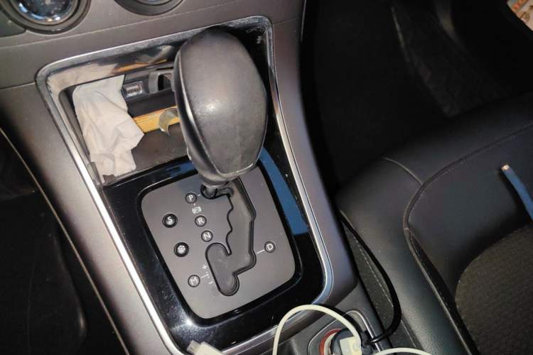 Used Citroen C4 Sega 2016 1.6L Automatic Luxury Model Gear Lever