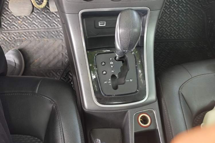 Used Citroen C4 Sega 2016 1.6L Automatic Luxury Model Gear Lever